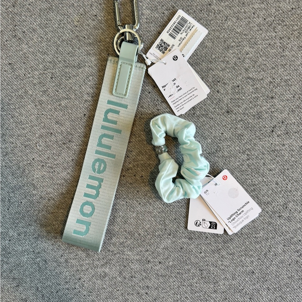 Lululemon Bundle - Neverlost Keychain + Uplifting… - image 1